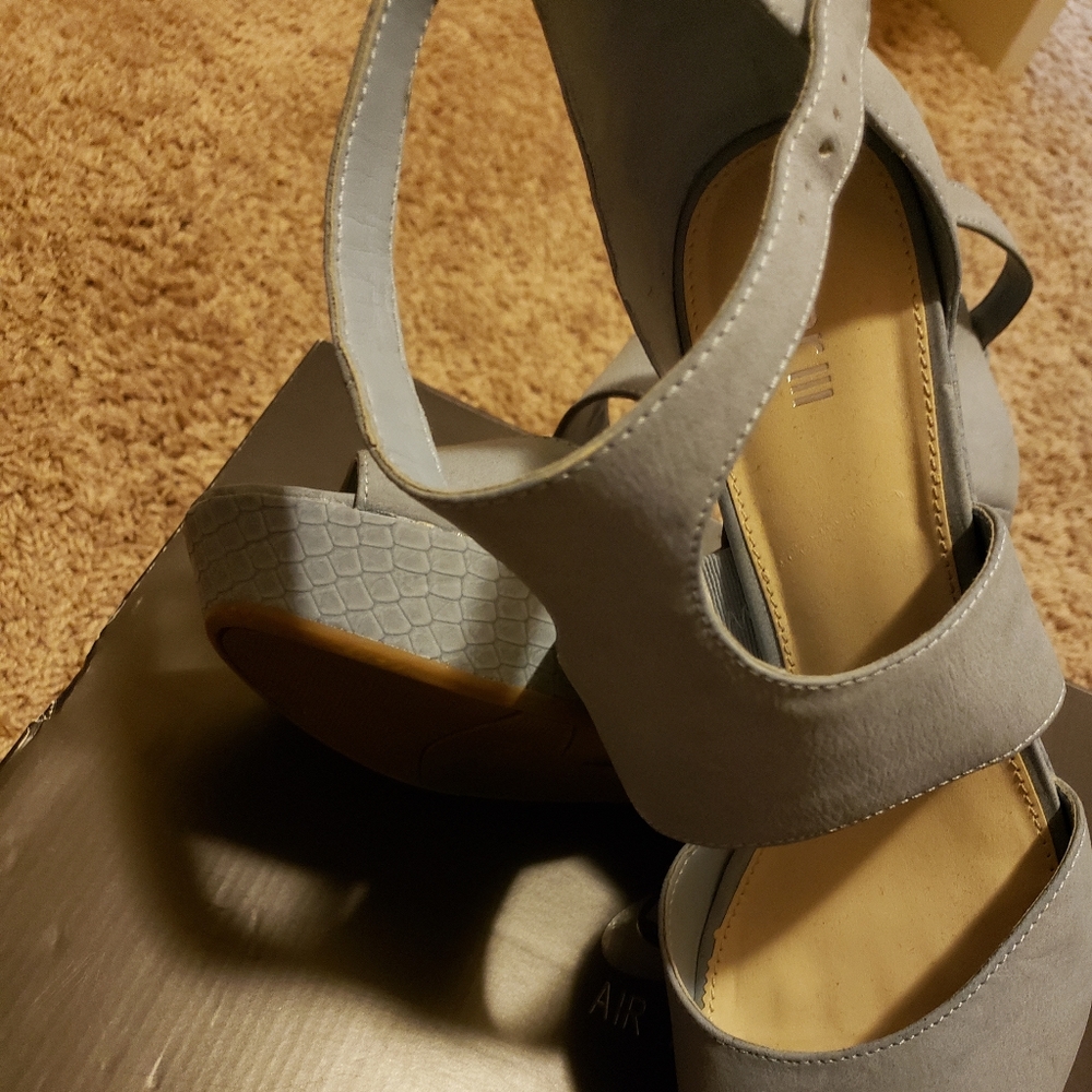Shoes - Picture 2 of 2